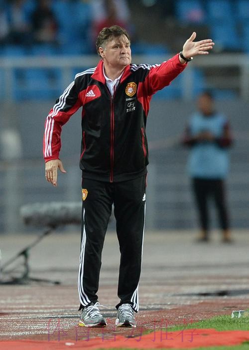 中国足协宣布与卡马乔就终止合作达成共识 中国足协宣布与卡马乔就终止合作达成共识